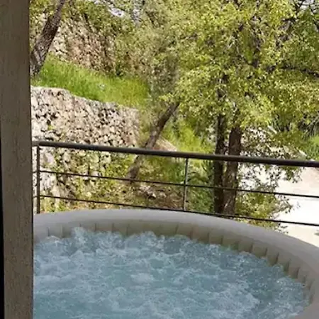 בית נופש Maison Avec Jacuzzi Au Coeur Des Montagnes *